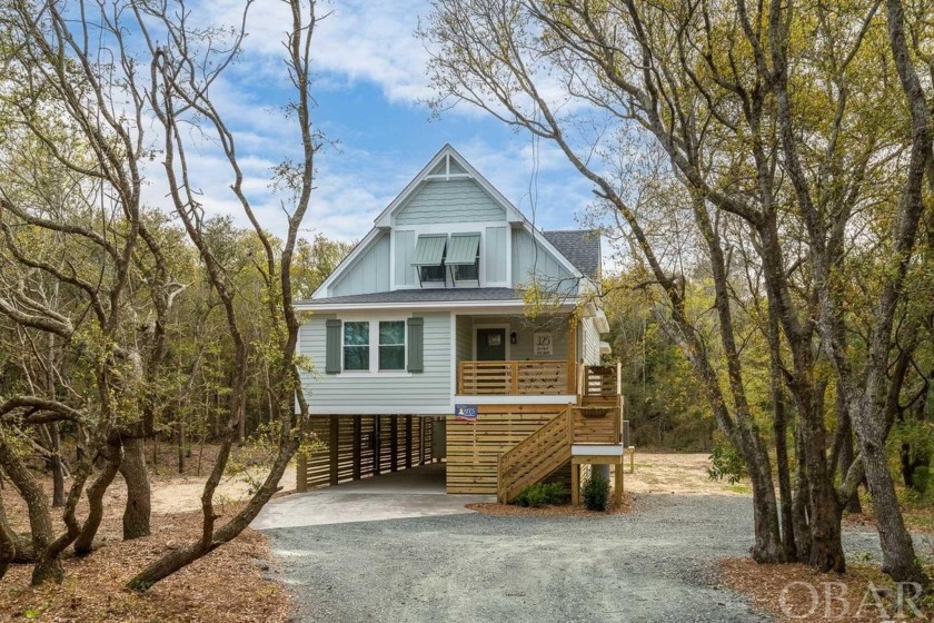 Custom Construction 4 BR, 3.5 Ba craftsman style home on 21,500 - Beach Home for sale in Southern Shores, North Carolina on Beachhouse.com