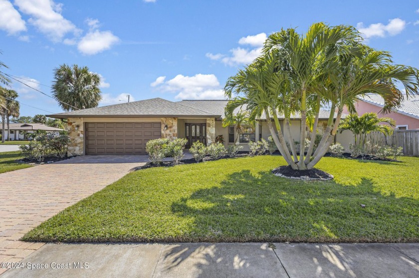 WELCOME TO YOUR BEACH home located just outside the Fountains - Beach Home for sale in Satellite Beach, Florida on Beachhouse.com