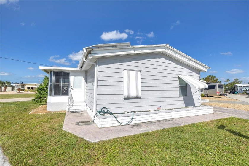 Welcome to Trailer Estates one of the most sought after active - Beach Home for sale in Bradenton, Florida on Beachhouse.com