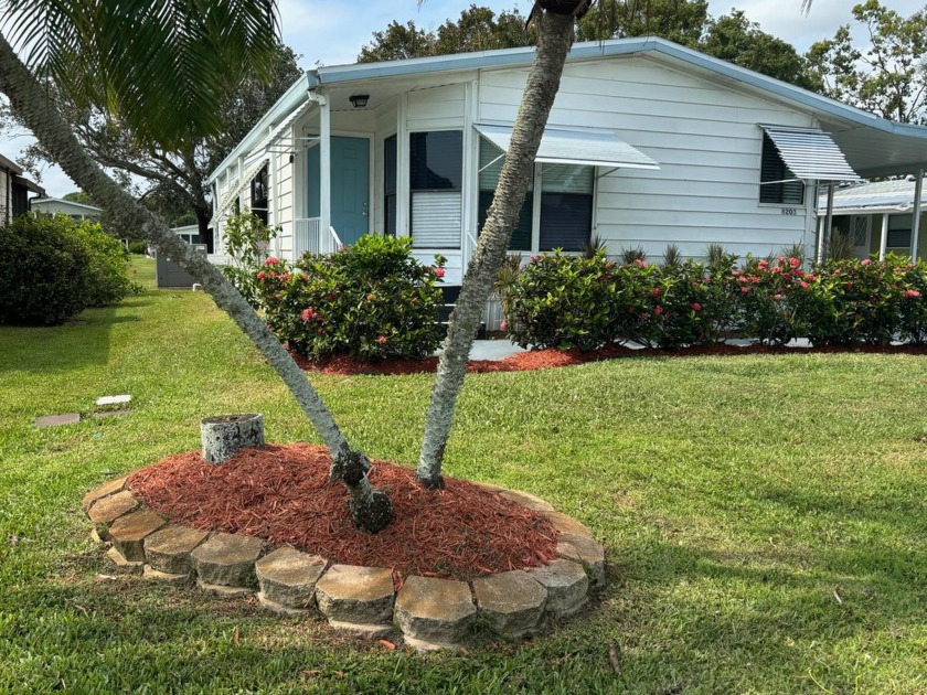 LAND OWNED & on the Lake!  Perfect, affordable retirement - Beach Home for sale in Port Saint Lucie, Florida on Beachhouse.com