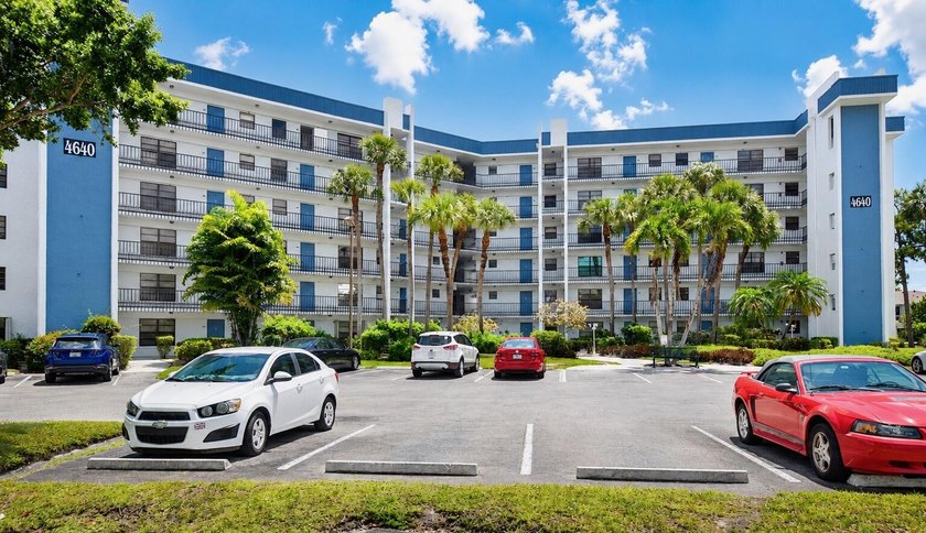Updated move-in ready 1-bedroom condo in the desirable 55+ - Beach Condo for sale in Lake Worth, Florida on Beachhouse.com