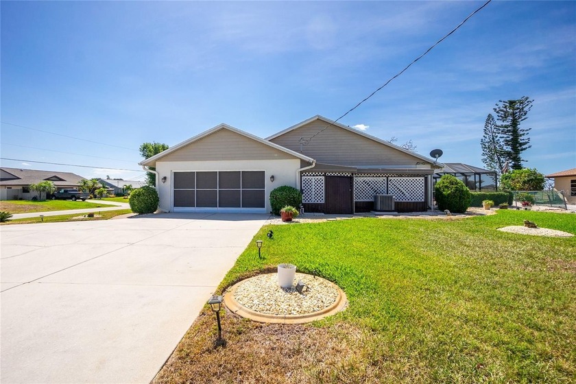Welcome to 204 Bunker Rd, a rare opportunity to own a pool home - Beach Home for sale in Rotonda West, Florida on Beachhouse.com