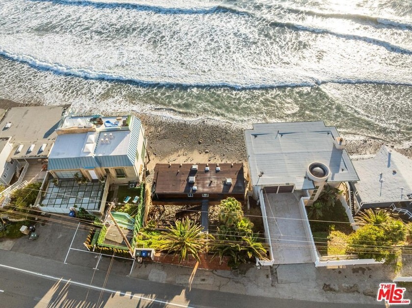 Fresh ocean air and sandy beaches....this absolutely charming - Beach Home for sale in Malibu, California on Beachhouse.com