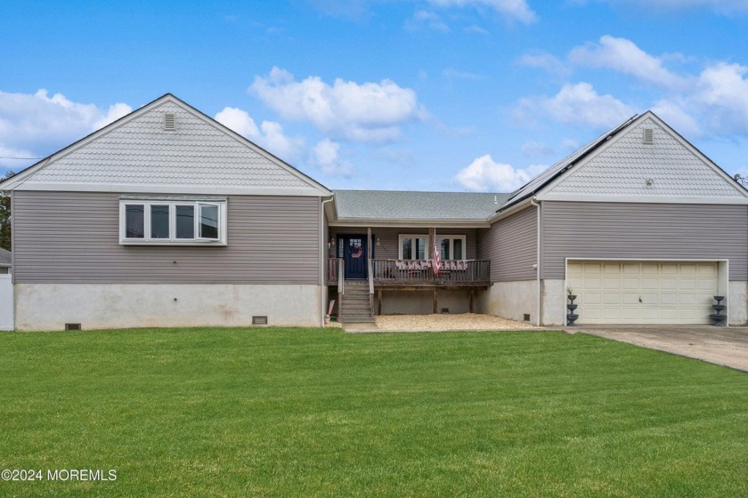 This  JERSEY SHORE WATERFRONT home has it all! This CUSTOM BUILT - Beach Home for sale in Forked River, New Jersey on Beachhouse.com