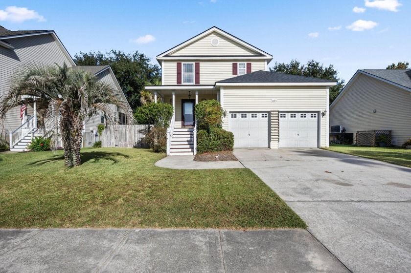 3 bed 2.5 bath in Ocean Neighbors! Beautiful wood floors through - Beach Home for sale in Charleston, South Carolina on Beachhouse.com