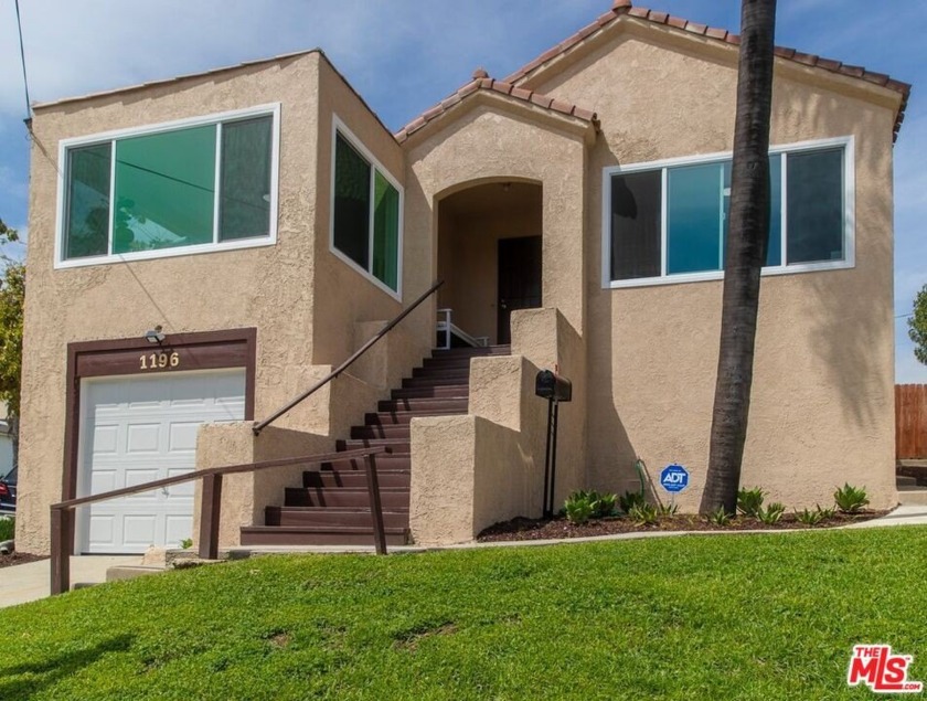 Combining modern comfort with historic charm, it's the first - Beach Home for sale in San Pedro, California on Beachhouse.com