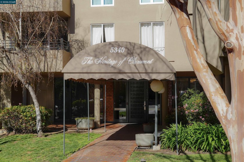 This condo is truly all about the views. From the private - Beach Condo for sale in Oakland, California on Beachhouse.com