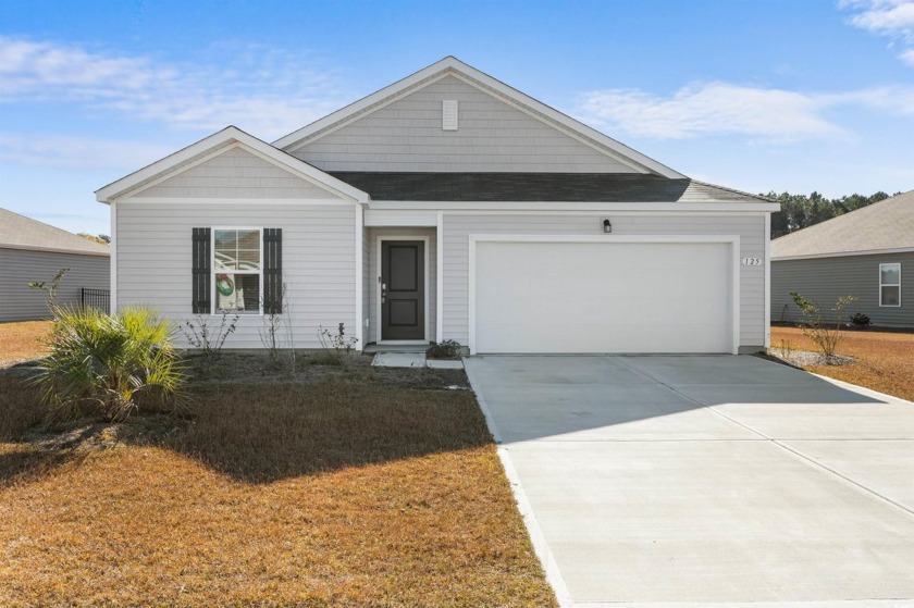 Don't miss out on this pristine 3 bedroom 2 bathroom, fully - Beach Home for sale in Longs, South Carolina on Beachhouse.com