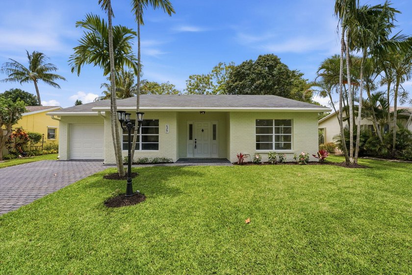 Come find your own piece of paradise with this beautifully - Beach Home for sale in Greenacres, Florida on Beachhouse.com