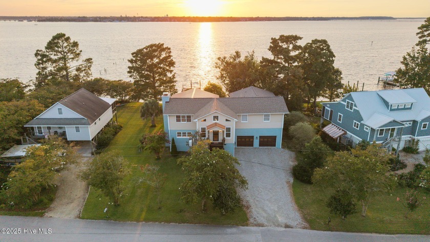 Golden sunsets over the Neuse River, glittering lights of - Beach Home for sale in New Bern, North Carolina on Beachhouse.com