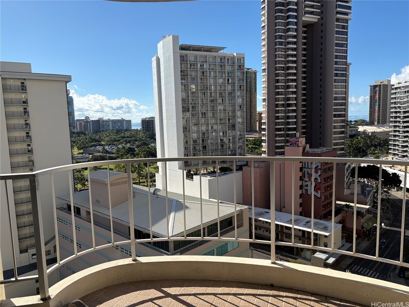Beautiful Waikiki and Ala Moana Shopping center is located in - Beach Condo for sale in Honolulu, Hawaii on Beachhouse.com