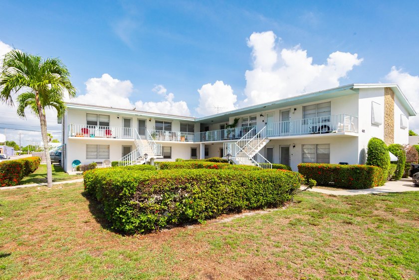 PRICE TO SELL! Walk to the restaurants, bars, shops downtown - Beach Condo for sale in Lake Worth Beach, Florida on Beachhouse.com