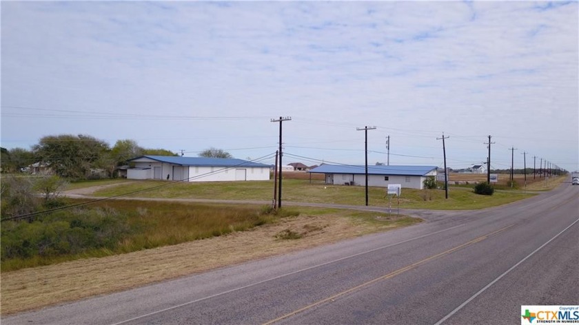 Commerical office and shop located on busy highway located - Beach Commercial for sale in Port Lavaca, Texas on Beachhouse.com