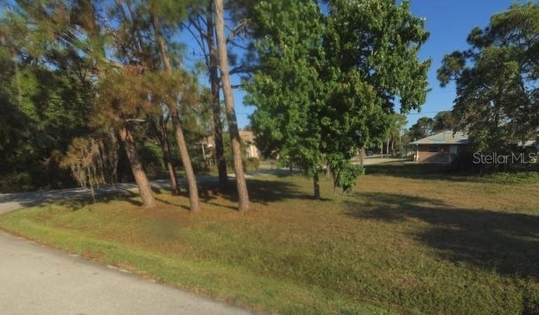 Great location in South Venice!  Approximately 3 miles to - Beach Lot for sale in Venice, Florida on Beachhouse.com