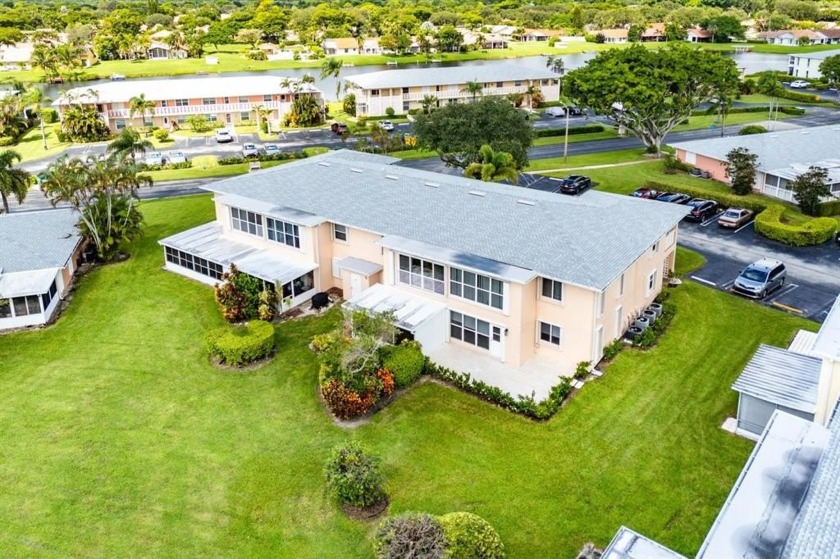 Can you see yourself living in a modernly designed, move-in - Beach Condo for sale in Delray Beach, Florida on Beachhouse.com