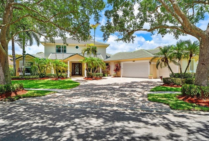 Quality Permeates this Gorgeous Estate, versatile 3-way split - Beach Home for sale in Jupiter, Florida on Beachhouse.com