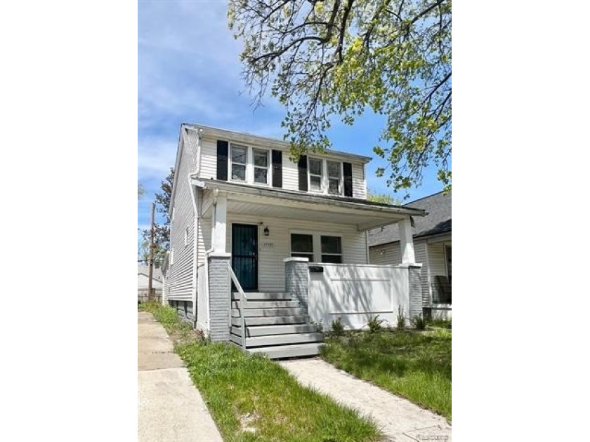 MOTIVATED SELLER!! PRICE REDUCED!! Spacious three bedroom home - Beach Home for sale in Detroit, Michigan on Beachhouse.com