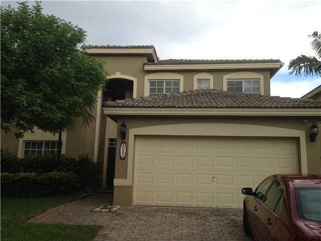 SPECTACULAR 2 STORY SINGLE FAMILY. BEAUTIFUL LAKE VIEWMUNITY - Beach Home for sale in Cutler Bay, Florida on Beachhouse.com