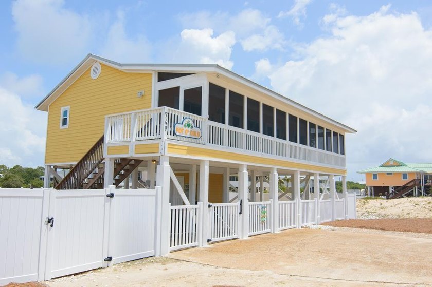 First tier 2BR/2BA home on St. George Island, with direct beach - Beach Home for sale in St. George Island, Florida on Beachhouse.com