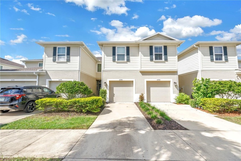 This spacious 3 bedroom, 2.5 bathroom, 1-car garage townhome has - Beach Townhome/Townhouse for sale in Riverview, Florida on Beachhouse.com