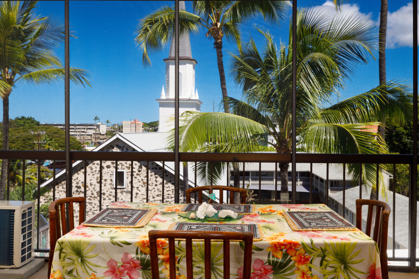 Kona Plaza#411 Top Floor In Heart of Kona Town, Ac & Elevators! - Beach Vacation Rentals in Kailua Kona, Hawaii on Beachhouse.com