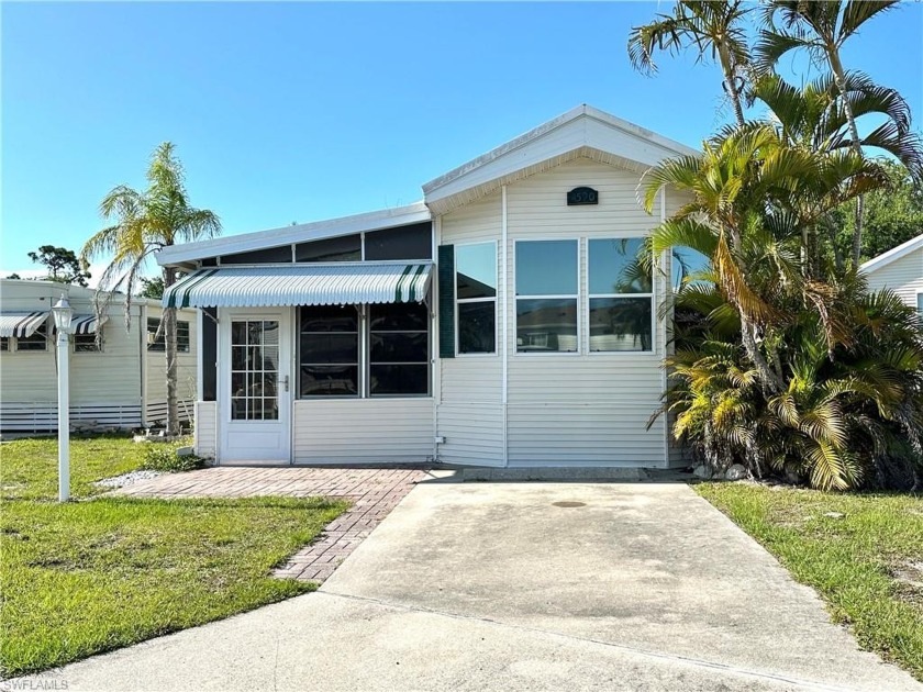 2000 Single manufactured home with enclosed screen room. Rubber - Beach Home for sale in Estero, Florida on Beachhouse.com