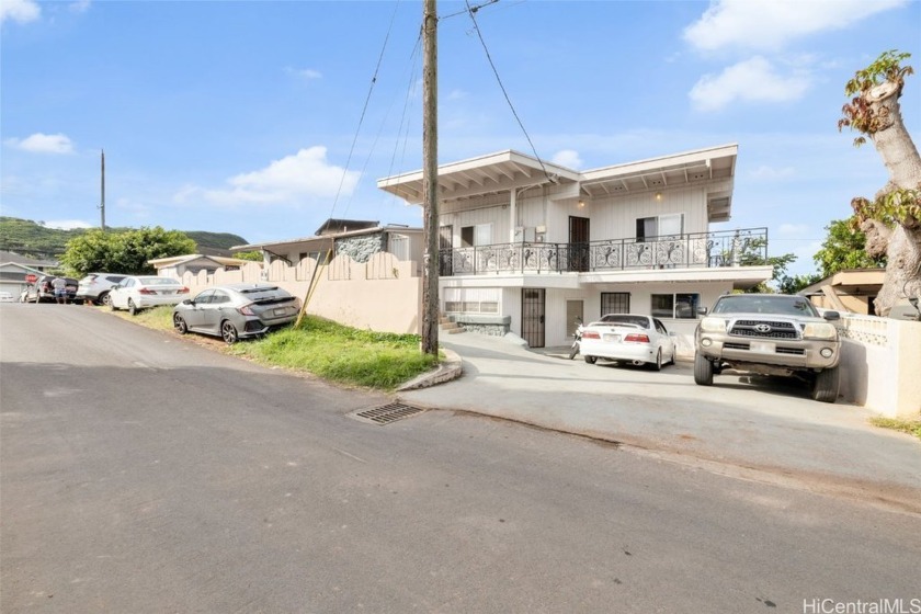 Endless possibilities for multi-generational living, rental - Beach Home for sale in Honolulu, Hawaii on Beachhouse.com