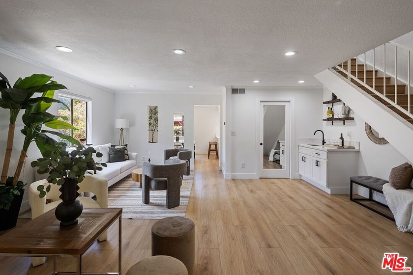 Welcome to this fully remodeled 3-bedroom, 3-bath townhouse in - Beach Condo for sale in Santa Monica, California on Beachhouse.com