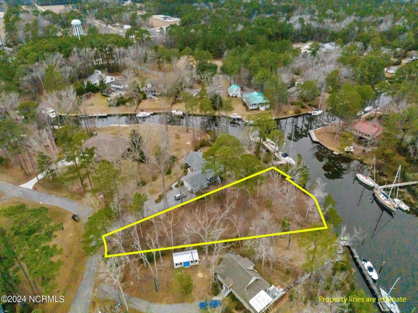 Nestled in the quiet Sea Vista neighborhood - within the Village - Beach Lot for sale in Oriental, North Carolina on Beachhouse.com