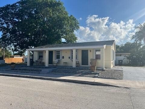 Charming Duplex, Less than a mile to the Beach! A Fantastic - Beach Home for sale in Lake Worth Beach, Florida on Beachhouse.com