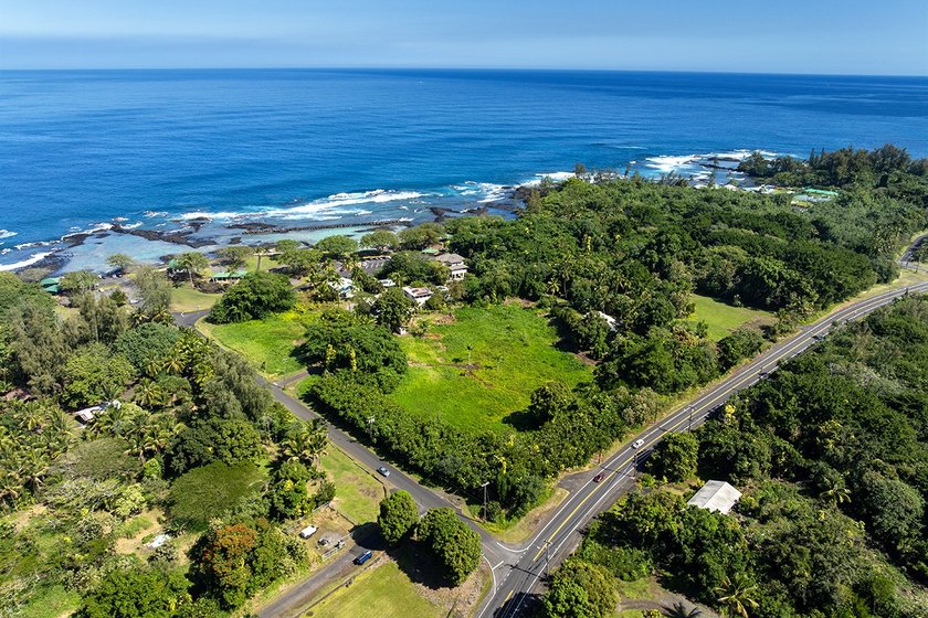 Rare Resort zoned V-.75 near the ocean @ Onekahakaha Beach Park - Beach Lot for sale in Hilo, Hawaii on Beachhouse.com