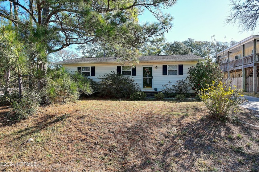 Welcome to your charming retreat on Oak Island! This adorable - Beach Home for sale in Oak Island, North Carolina on Beachhouse.com