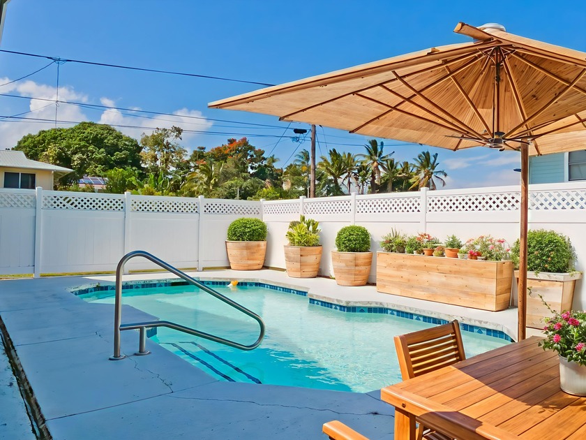 Centrally located in Hilo on Ahona Place, this single-level - Beach Home for sale in Hilo, Hawaii on Beachhouse.com