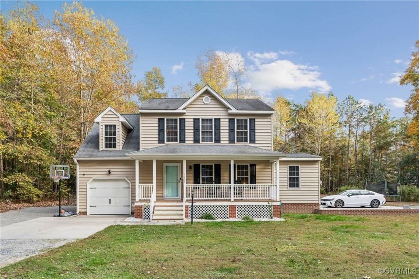 **Charming 4-Bedroom Home in Piankatank Shores!**
Discover your - Beach Home for sale in Hartfield, Virginia on Beachhouse.com