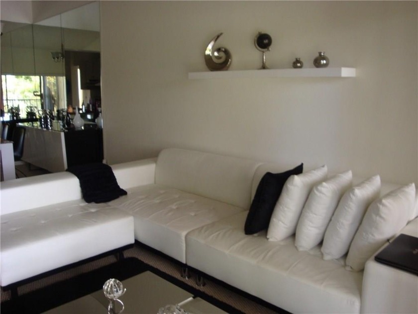 Welcome to Paradise! This beautifully maintained two bwdrooms - Beach Condo for sale in Deerfield Beach, Florida on Beachhouse.com