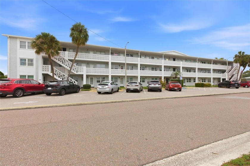 Welcome to easy living in this well-cared-for second-floor condo - Beach Condo for sale in St. Petersburg, Florida on Beachhouse.com