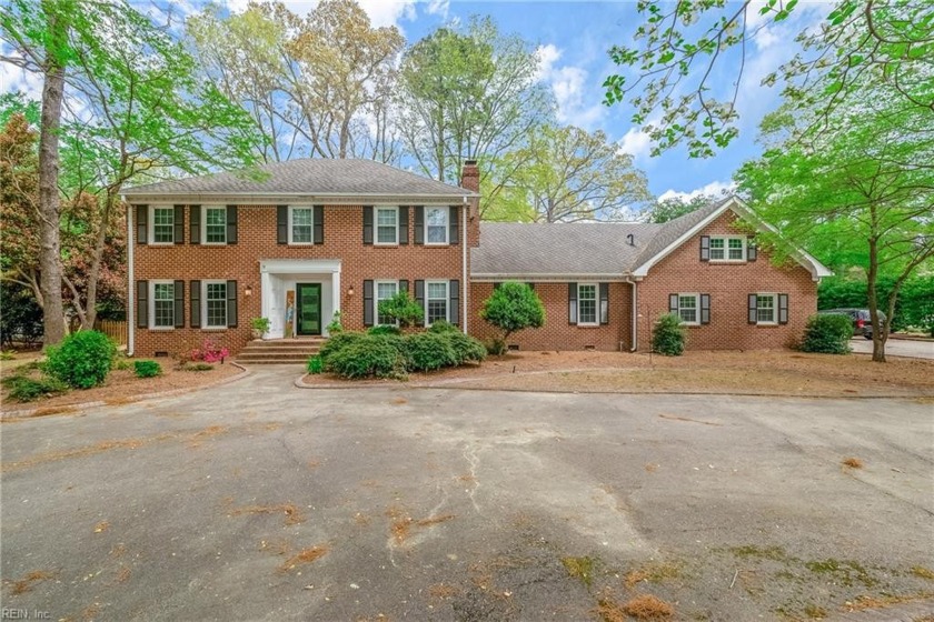 Welcome home to this charming colonial! With over 3500 sq ft - Beach Home for sale in Virginia Beach, Virginia on Beachhouse.com