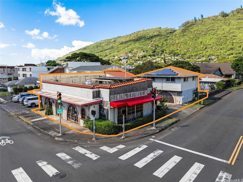 A rare chance to acquire a fully occupied, multi-tenant property - Beach Commercial for sale in Honolulu, Hawaii on Beachhouse.com