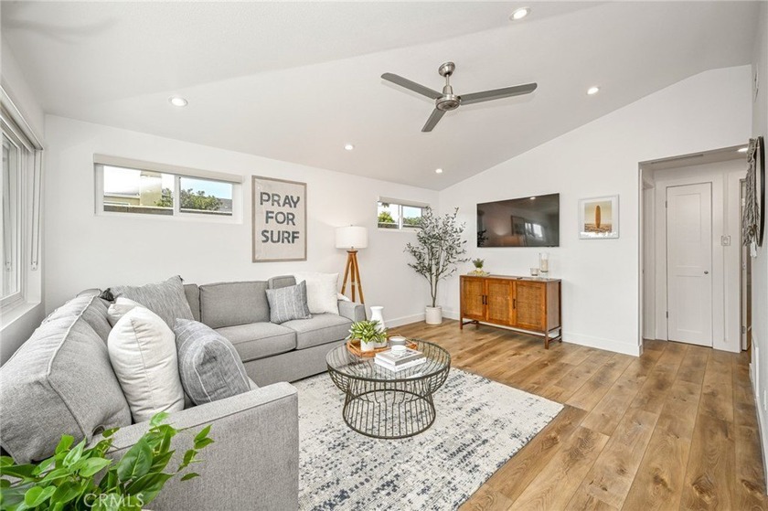 Incredible investment opportunity in the heart of Newport Beach - Beach Townhome/Townhouse for sale in Newport Beach, California on Beachhouse.com