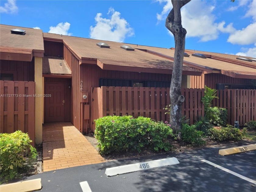 Welcome to this charming and elegant home located in Dania Beach - Beach Townhome/Townhouse for sale in Dania, Florida on Beachhouse.com