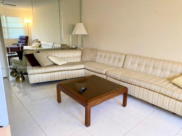 First floor well maintained unit with a lovely lake view and - Beach Condo for sale in Boca Raton, Florida on Beachhouse.com