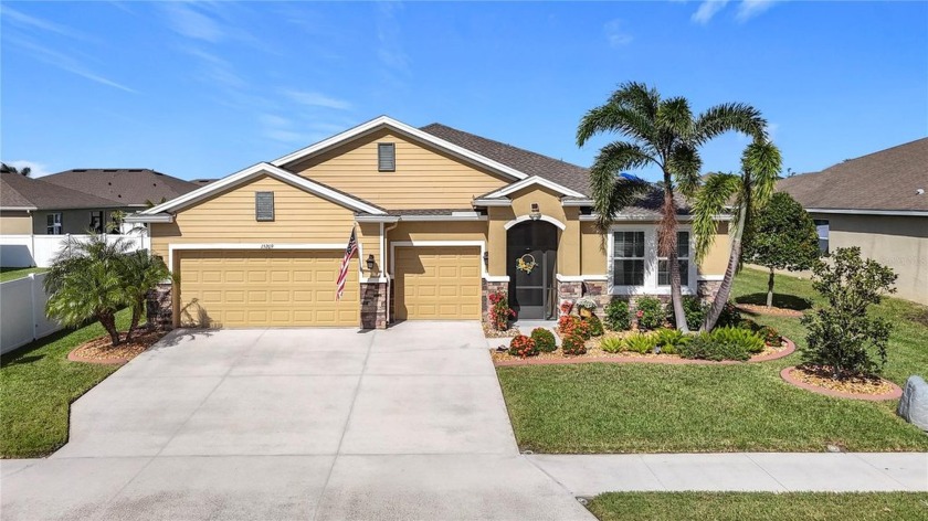 Under contract-accepting backup offerse live the Florida - Beach Home for sale in Bradenton, Florida on Beachhouse.com