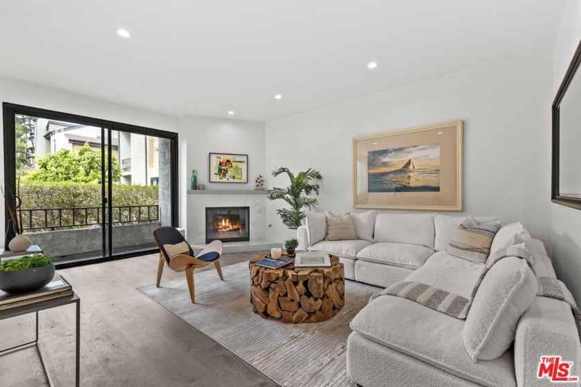 Extensively renovated 1 BD/ 1 BA condo with sleek, modern design - Beach Condo for sale in Playa Del Rey, California on Beachhouse.com