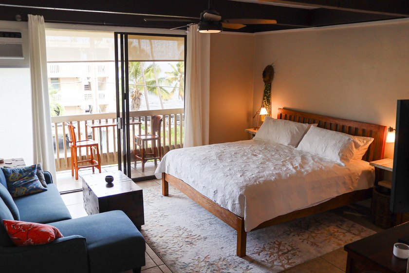 This nicely furnished 3rd floor Kona Bali Kai studio with - Beach Condo for sale in Kailua Kona, Hawaii on Beachhouse.com