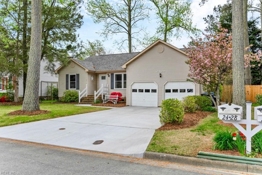 Beautiful home in sought after Hunt Club Forest! This is a must - Beach Home for sale in Virginia Beach, Virginia on Beachhouse.com