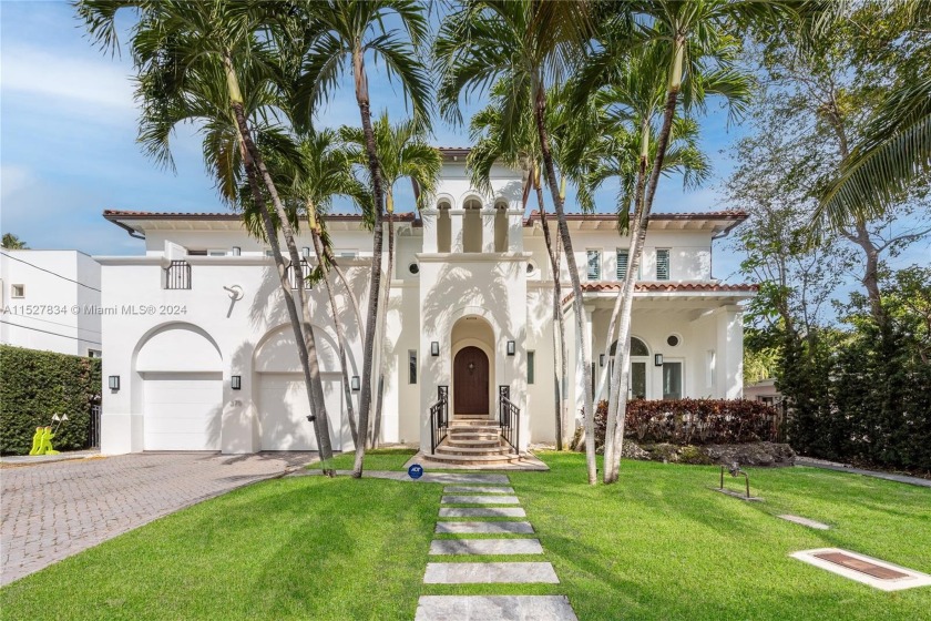 This exquisite residence is ideal for the most discerning buyer - Beach Home for sale in Key Biscayne, Florida on Beachhouse.com