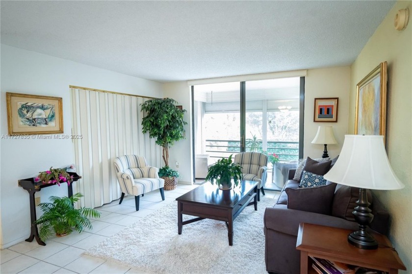 Awesome condo 55+ in the vibrant City of Pembroke Pines. Very - Beach Condo for sale in Pembroke Pines, Florida on Beachhouse.com