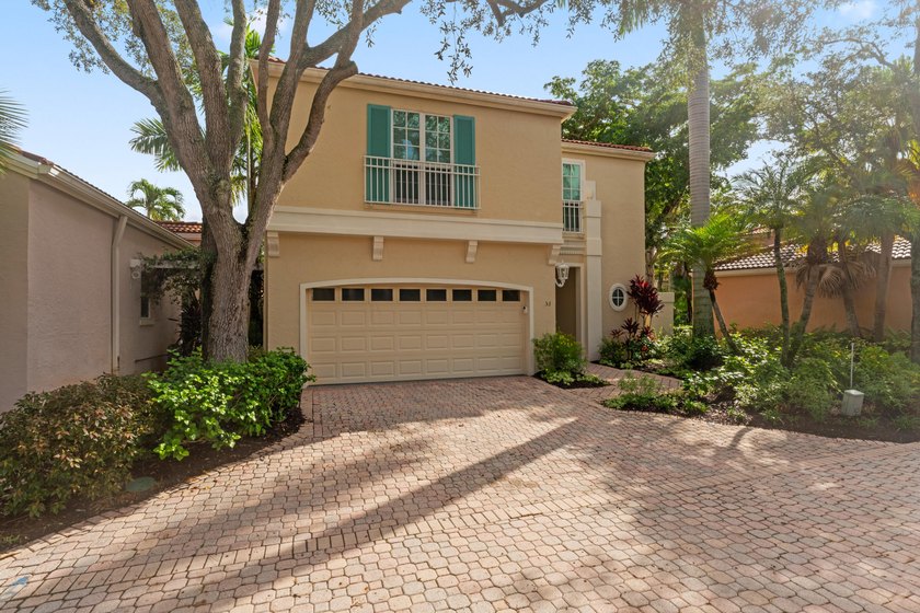 Immaculate 3BR/2.5BA home in Villa d' Este at PGA National - Beach Home for sale in Palm Beach Gardens, Florida on Beachhouse.com