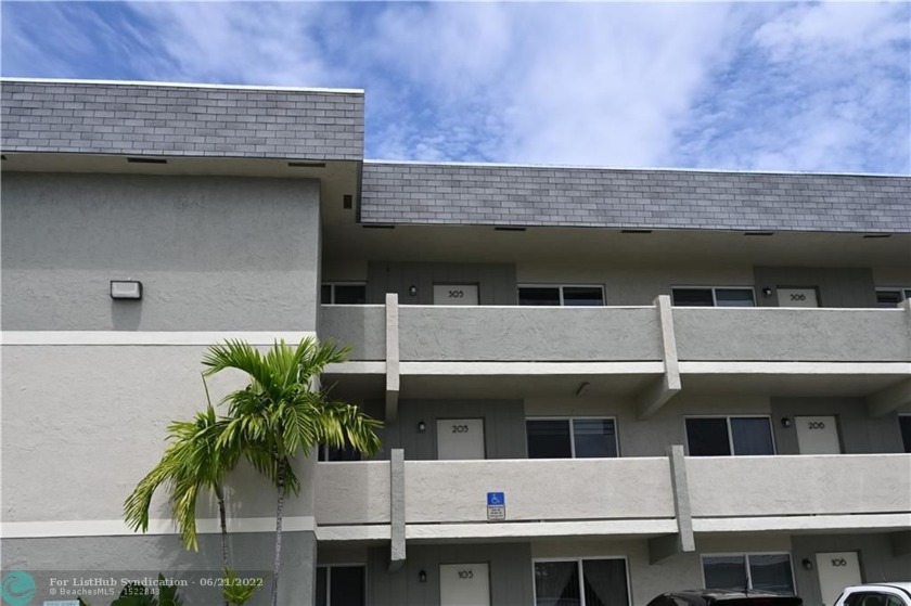 THIS ONE WON'T LAST! UPGRADED CONDO IN WELL MAINTAINED BUILDING - Beach Condo for sale in Fort Lauderdale, Florida on Beachhouse.com