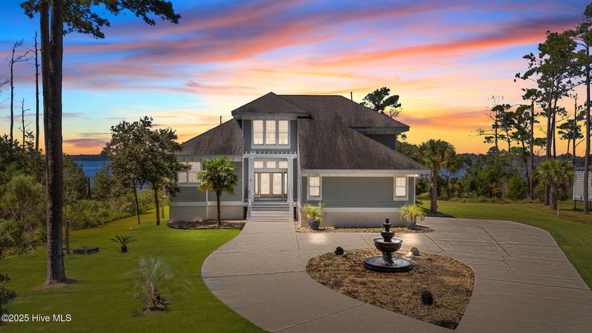 Impressive Waterfront Estate on the Bay River! Exceptional - Beach Home for sale in Bayboro, North Carolina on Beachhouse.com